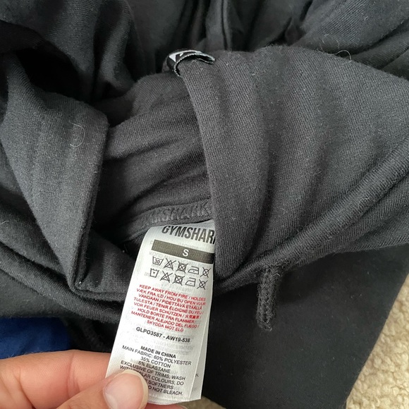Gymshark women’s black crop hoodie - Picture 4 of 4